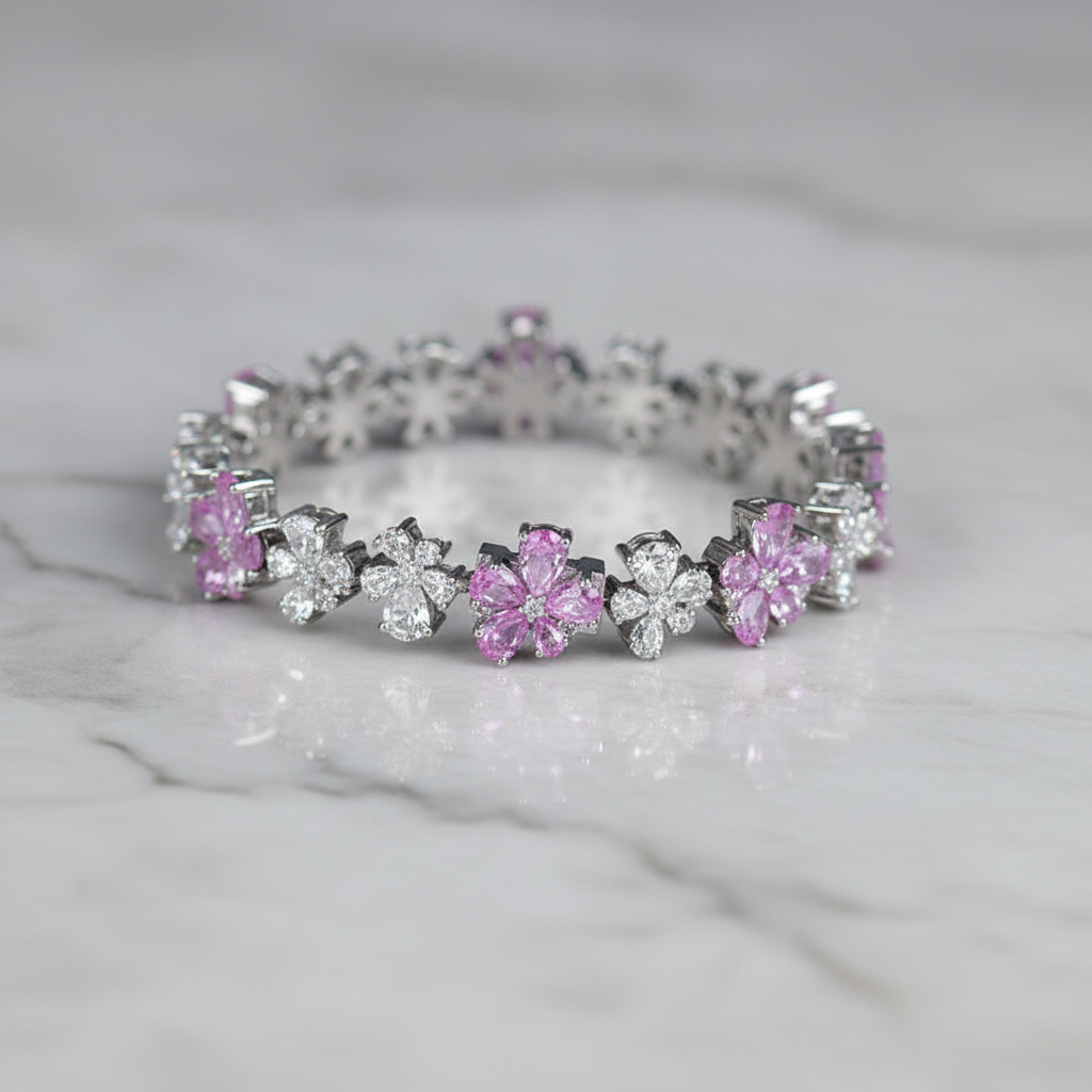 Verstellbares Kirschblüten Armband Zirkonia, ideal für den Frühling und besondere Geschenke für Frauen und Kirschblüten-Fans.