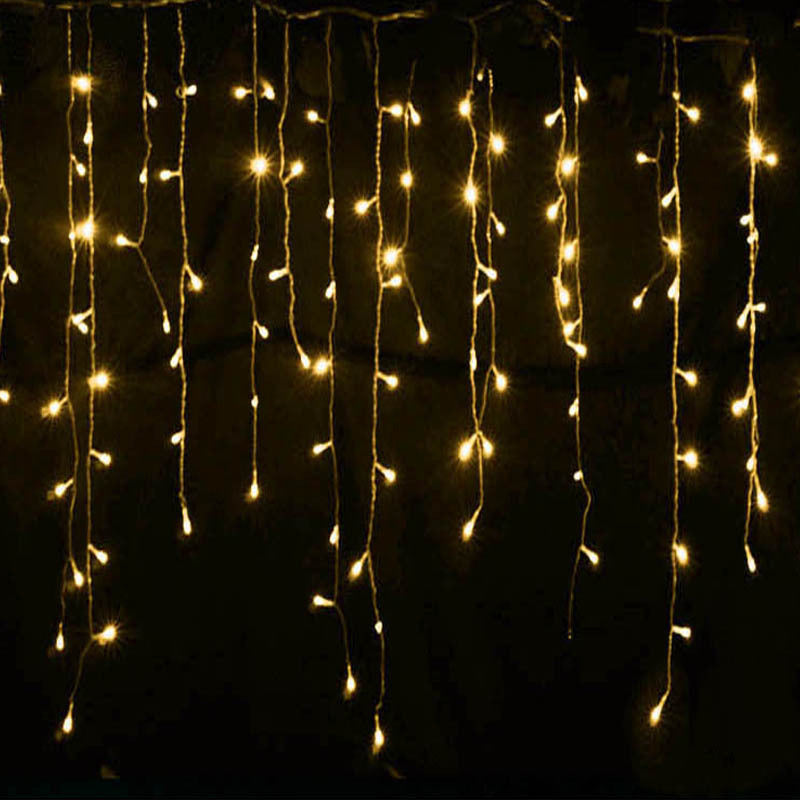 Solar-Lichterkette anbringen — Anleitung für Pergola, Hecke und Sonnenschirm