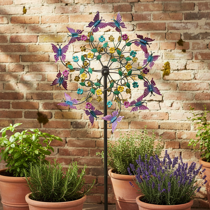 Windrad Schmetterling Gartenstecker – Dekoratives Metallwindspiel auf Terrasse