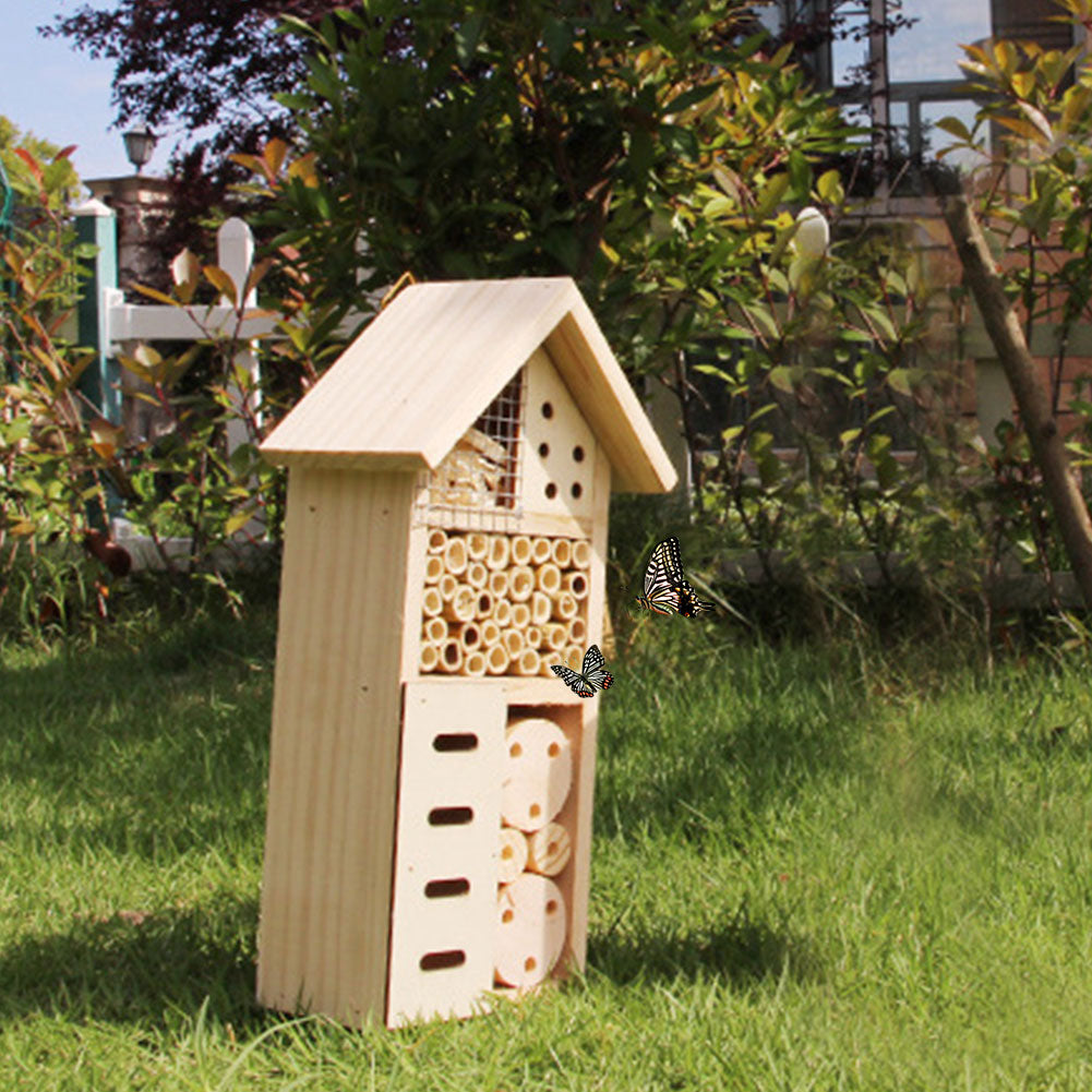 Insektenhotel aus Holz Produktfoto weisser Hintergrund — kompaktes Bienenhotel 20×10×6 cm