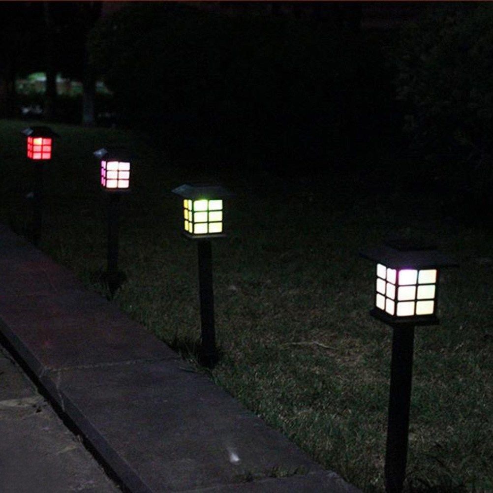 Solar Bodenleuchte Garten als moderne Wegbeleuchtung mit RGB Farbwechsel im Vorgarten