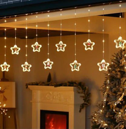 LED Weihnachtslichterkette mit Sternen und Santa-Anhänger beleuchtet