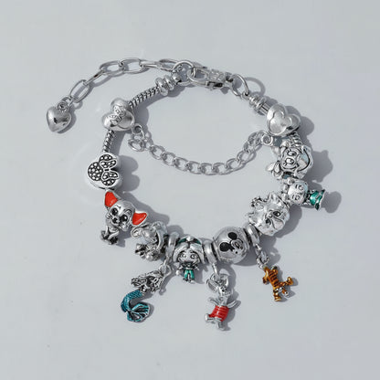 Winnie the Pooh Adventskalender 2025 - Innenansicht der Überraschungen, die hinter jedem Türchen verborgen sind.