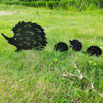 Igel-Familie Gartenstecker entlang Gartenweg — Geschenkidee für Gartenliebhaber und Igelfans