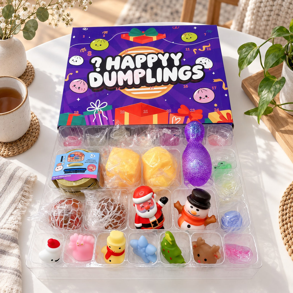 Inhalt Mystery Dumpling Adventskalender: Quetschbälle, Figuren und Überraschungen im Einsatz