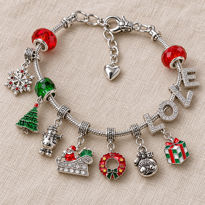 Armband in Silberton mit LOVE-Buchstaben, Weihnachtsmann im Schlitten, Kranz und Geschenk-Charm