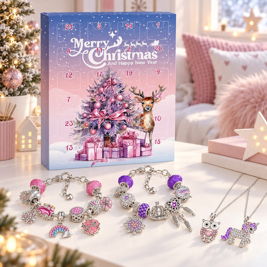 Schmuck Adventskalender Kinder in Lila-Rosa mit Rentier, davor zwei Charm-Armbänder und zwei Halsketten