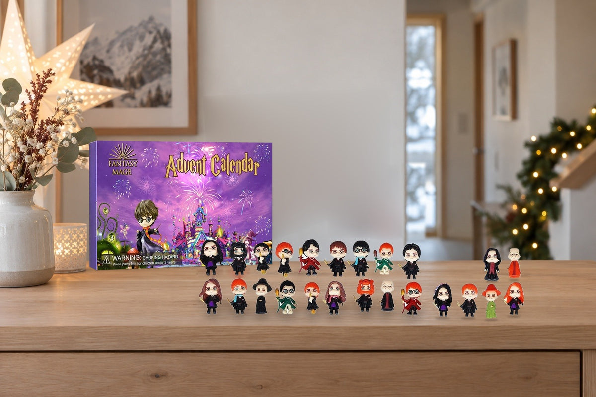 Zauberschule im Flur: Adventskalender mit 24 Magier-Figuren auf der Kommode neben Papierstern und Trockenblumen